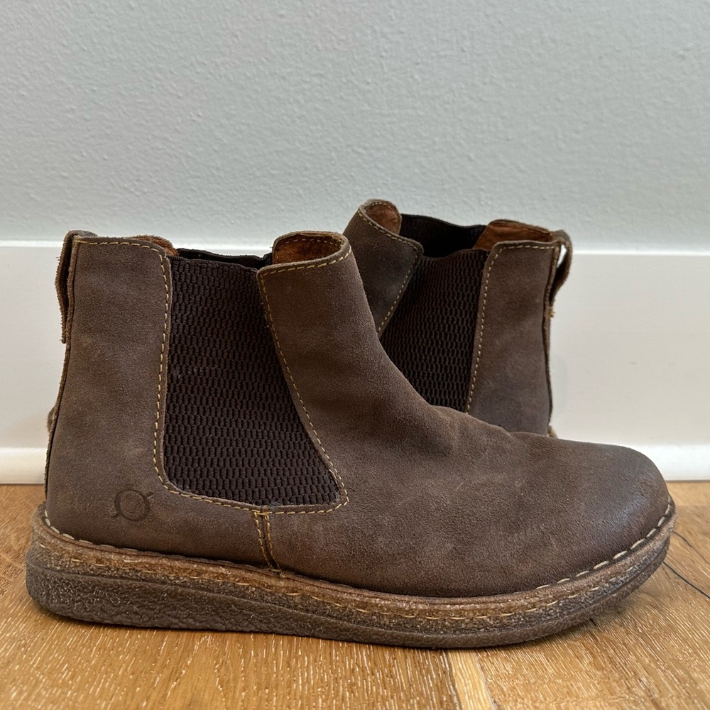 Born Faline Chelsea boot